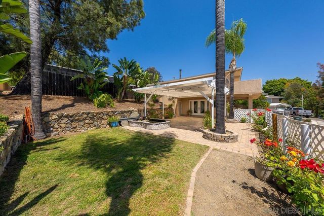 10042 Casa De Oro Blvd, Spring Valley, CA 91977