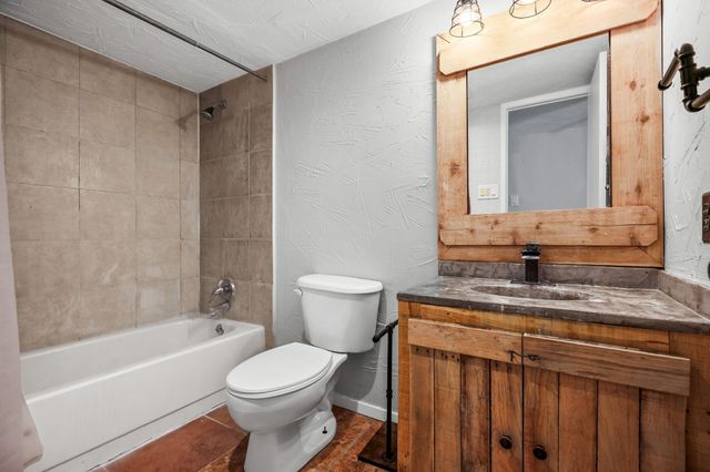 5204 Slay Drive, The Colony, TX 75056