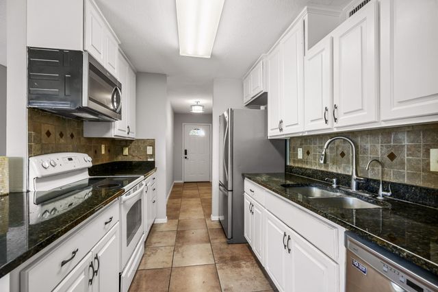 5204 Slay Drive, The Colony, TX 75056