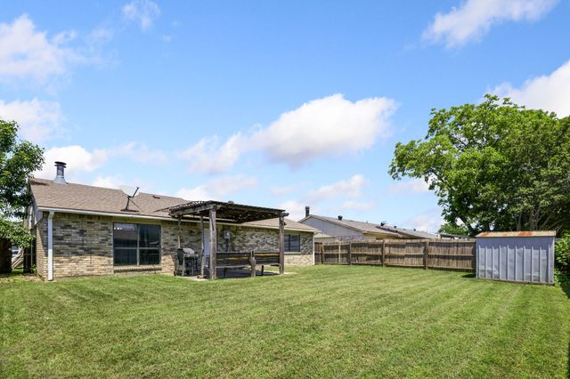 5204 Slay Drive, The Colony, TX 75056