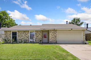 5204 Slay Drive, The Colony, TX 75056