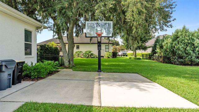 925 ASHTON OAKS CIRCLE, Lakeland, FL 33813