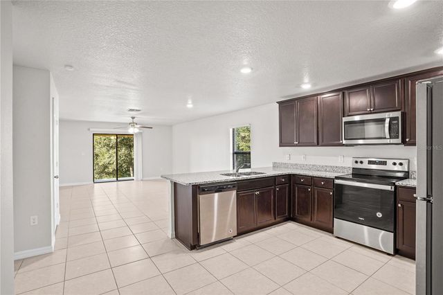 1621 ORNE STREET, Mascotte, FL 34753