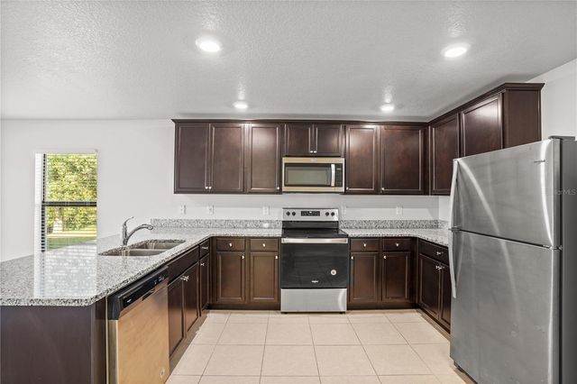 1621 ORNE STREET, Mascotte, FL 34753