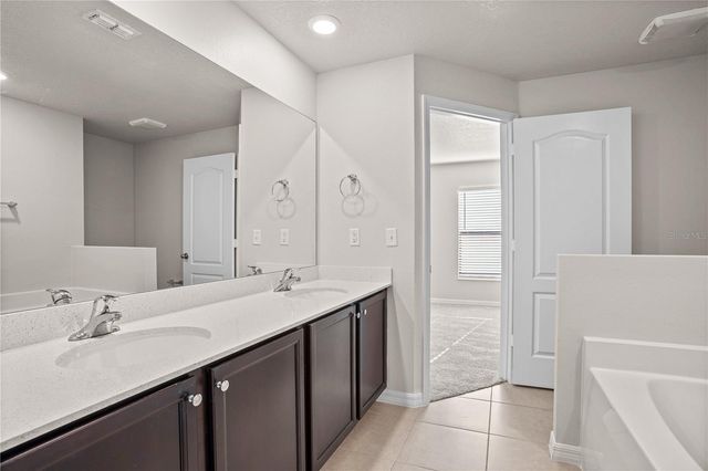 1621 ORNE STREET, Mascotte, FL 34753