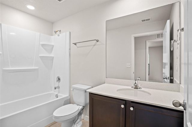 1621 ORNE STREET, Mascotte, FL 34753