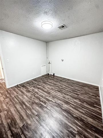 2528 W I 44 Service Road, Oklahoma City, OK 73112