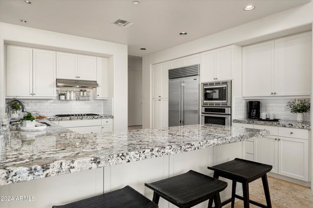 9975 E BROKEN SPUR Drive, Scottsdale, AZ 85262