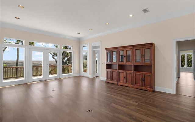 1036 Kittles Island Drive SE, Darien, GA 31305