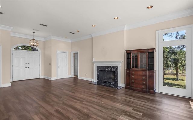 1036 Kittles Island Drive SE, Darien, GA 31305