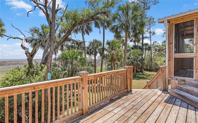 1036 Kittles Island Drive SE, Darien, GA 31305