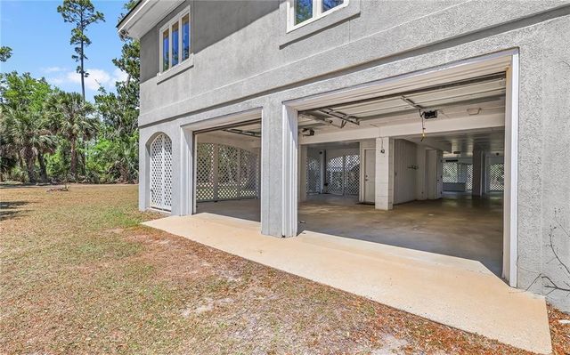 1036 Kittles Island Drive SE, Darien, GA 31305