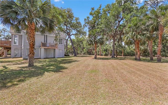1036 Kittles Island Drive SE, Darien, GA 31305