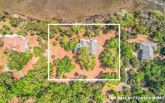 1036 Kittles Island Drive SE, Darien, GA 31305