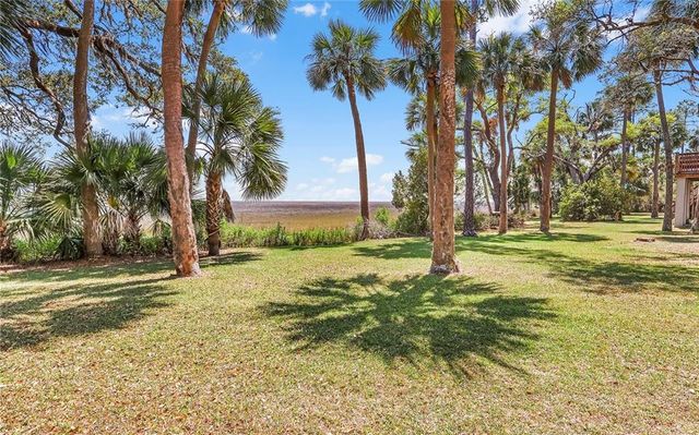 1036 Kittles Island Drive SE, Darien, GA 31305