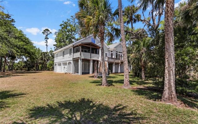1036 Kittles Island Drive SE, Darien, GA 31305