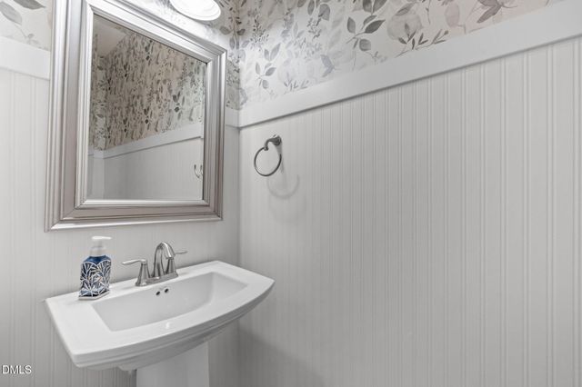 621 Ancient Oaks Drive, Holly Springs, NC 27540