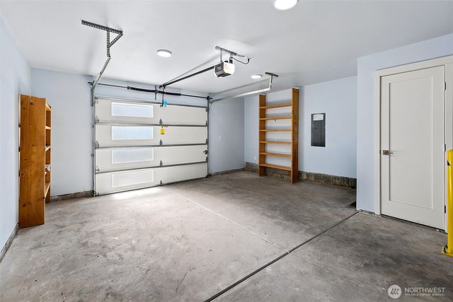 332 NE Elk Place, Seattle, WA 98115