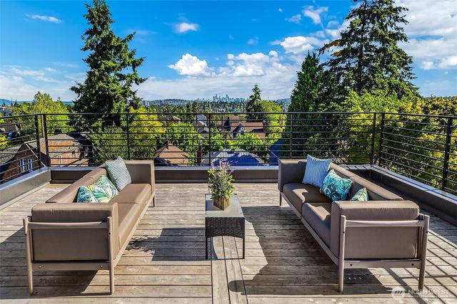 332 NE Elk Place, Seattle, WA 98115