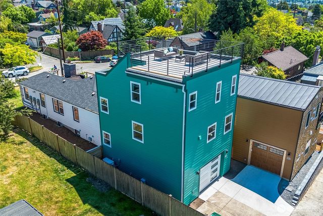 332 NE Elk Place, Seattle, WA 98115