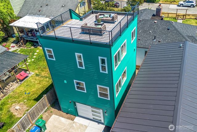 332 NE Elk Place, Seattle, WA 98115