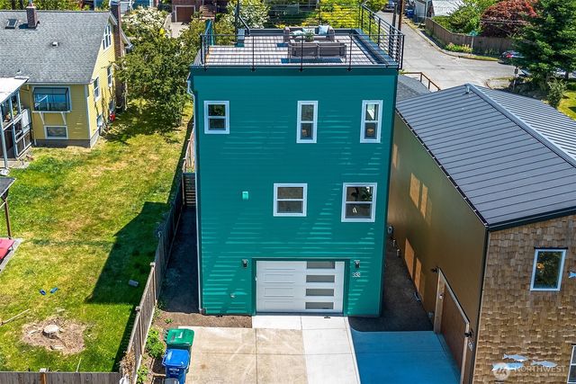 332 NE Elk Place, Seattle, WA 98115