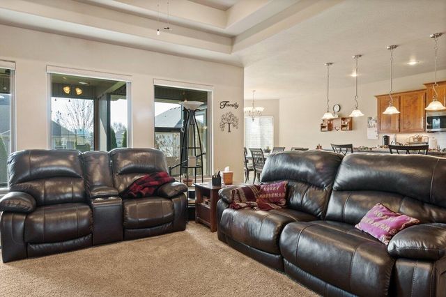 1205 N Bay Meadow Court, Nixa, MO 65714