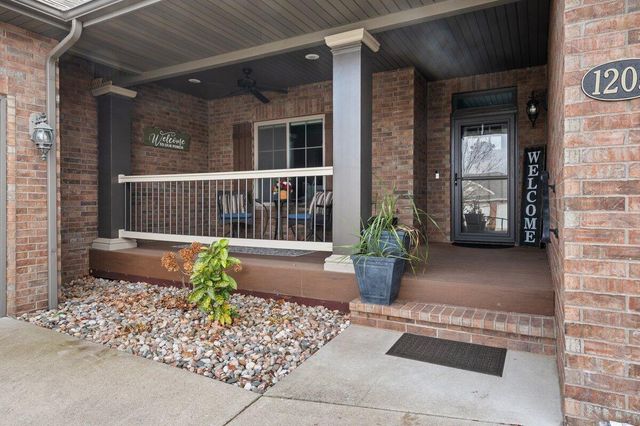 1205 N Bay Meadow Court, Nixa, MO 65714