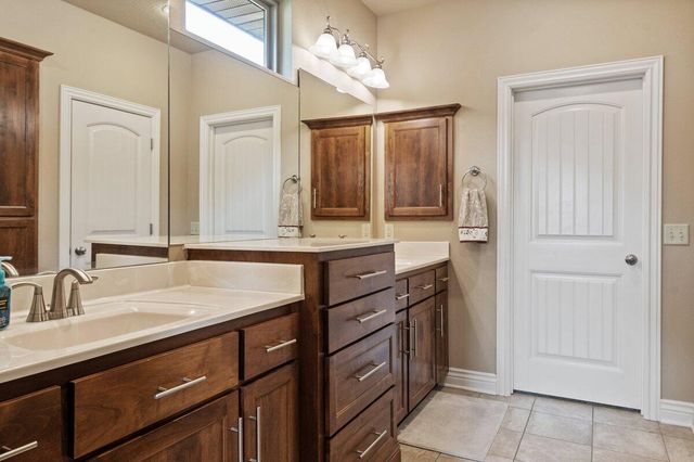 1205 N Bay Meadow Court, Nixa, MO 65714