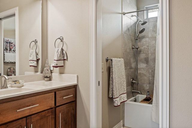 1205 N Bay Meadow Court, Nixa, MO 65714