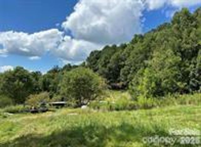 108 Lanning Road, Clyde, NC 28721