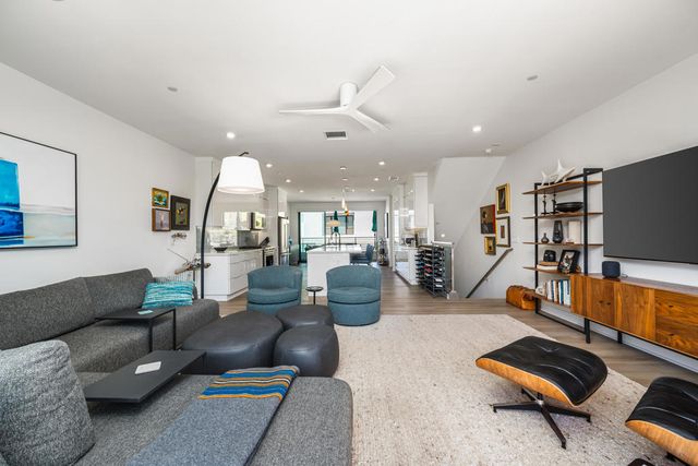 890 Cameron Center Drive, Palm Springs, CA 92264