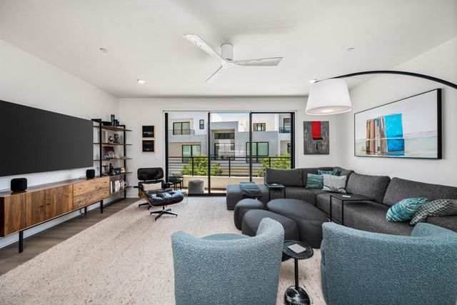 890 Cameron Center Drive, Palm Springs, CA 92264