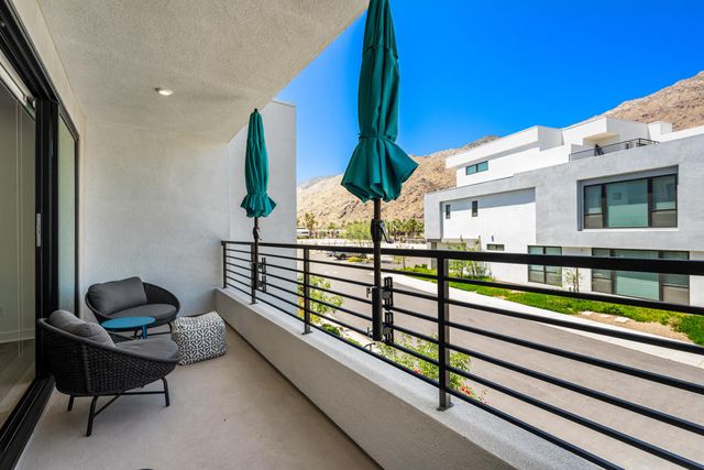 890 Cameron Center Drive, Palm Springs, CA 92264
