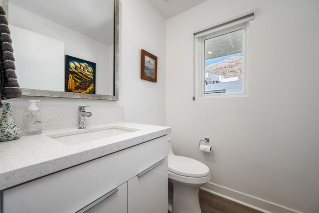 890 Cameron Center Drive, Palm Springs, CA 92264