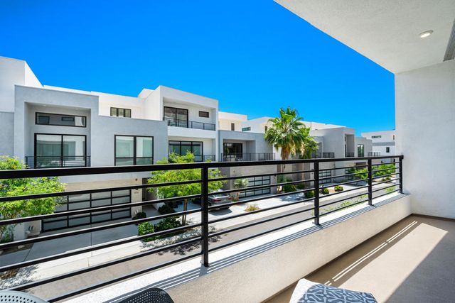 890 Cameron Center Drive, Palm Springs, CA 92264