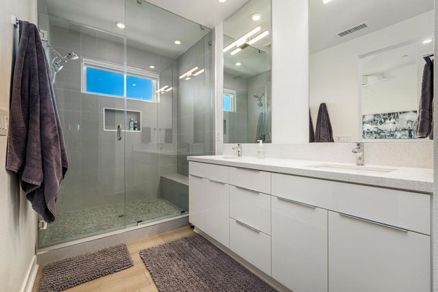890 Cameron Center Drive, Palm Springs, CA 92264