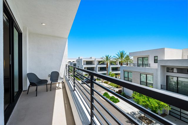 890 Cameron Center Drive, Palm Springs, CA 92264