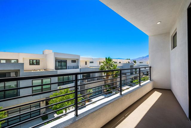 890 Cameron Center Drive, Palm Springs, CA 92264