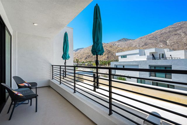 890 Cameron Center Drive, Palm Springs, CA 92264