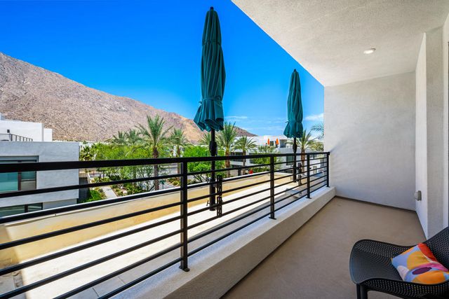 890 Cameron Center Drive, Palm Springs, CA 92264