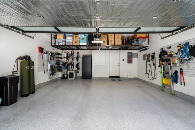 890 Cameron Center Drive, Palm Springs, CA 92264