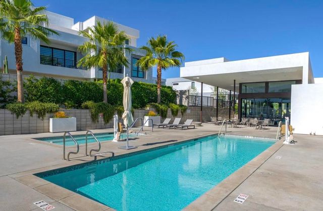 890 Cameron Center Drive, Palm Springs, CA 92264