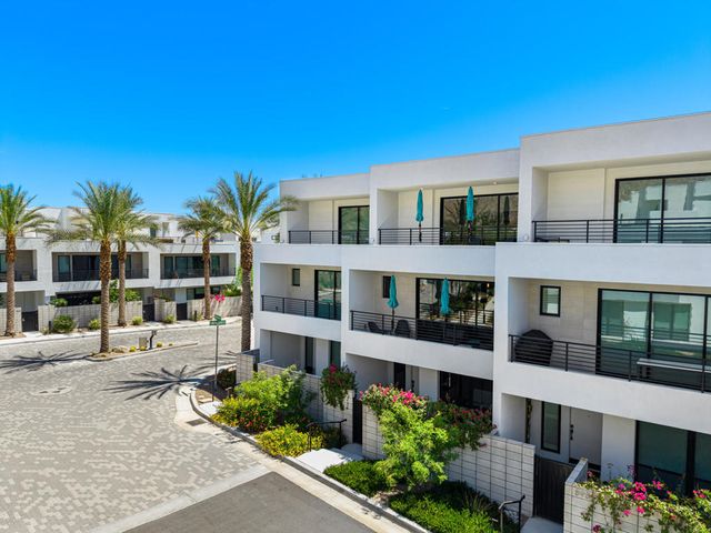 890 Cameron Center Drive, Palm Springs, CA 92264
