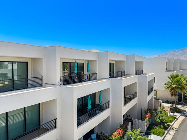 890 Cameron Center Drive, Palm Springs, CA 92264