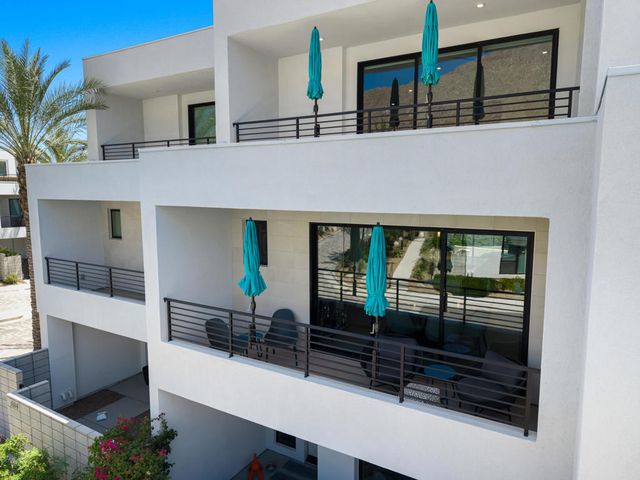 890 Cameron Center Drive, Palm Springs, CA 92264