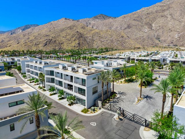 890 Cameron Center Drive, Palm Springs, CA 92264
