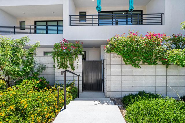 890 Cameron Center Drive, Palm Springs, CA 92264