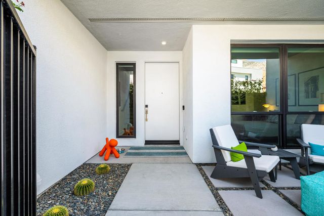 890 Cameron Center Drive, Palm Springs, CA 92264