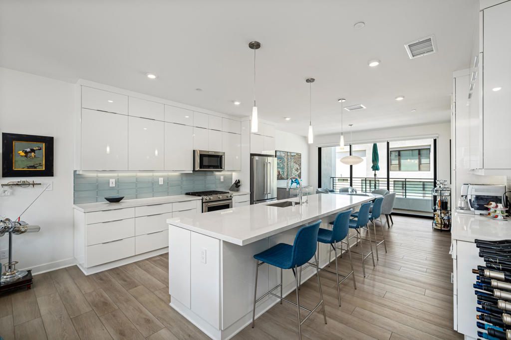 890 Cameron Center Drive, Palm Springs, CA 92264
